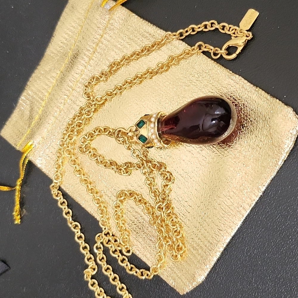 Like New MVH princess Michaela Heraldic Amethyst Glass purple stone pendant drop